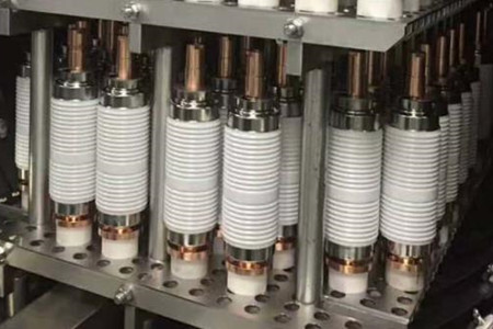 真空開關管產生操作過電壓的原因是什么？